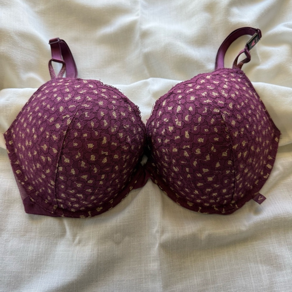 Victoria's Secret Lace Push Up Bra NWT Size‎